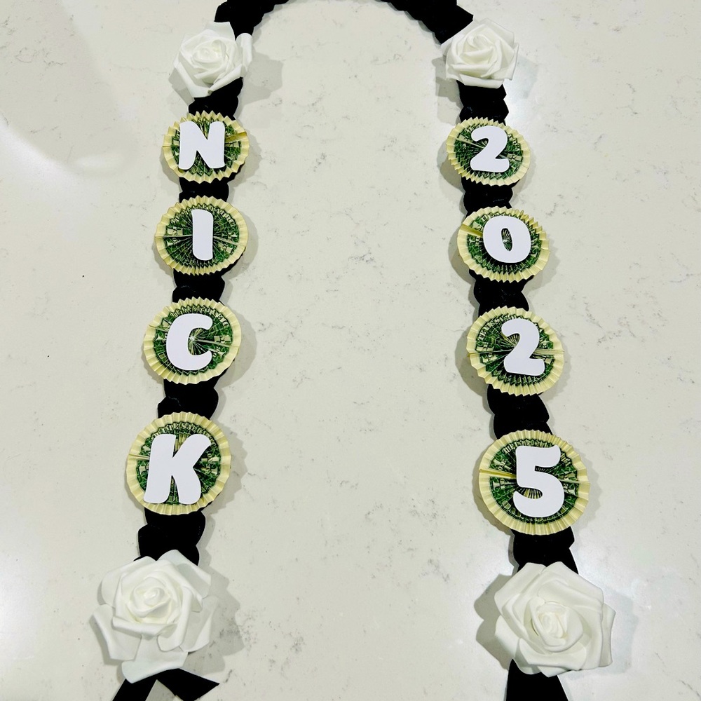 COPY - Open style graduation money lei